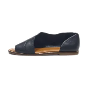 Dakota Chase Flat Sandals Leather Black Colour For Women