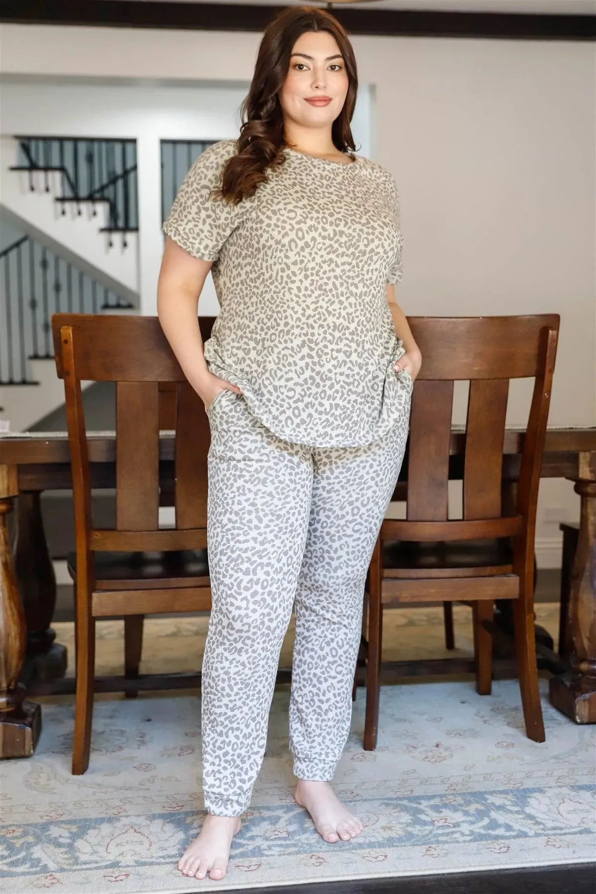 Junior Plus Size Charcoal Combo Cheetah Print Short Sleeve Crewneck Top & Sweatpants Set