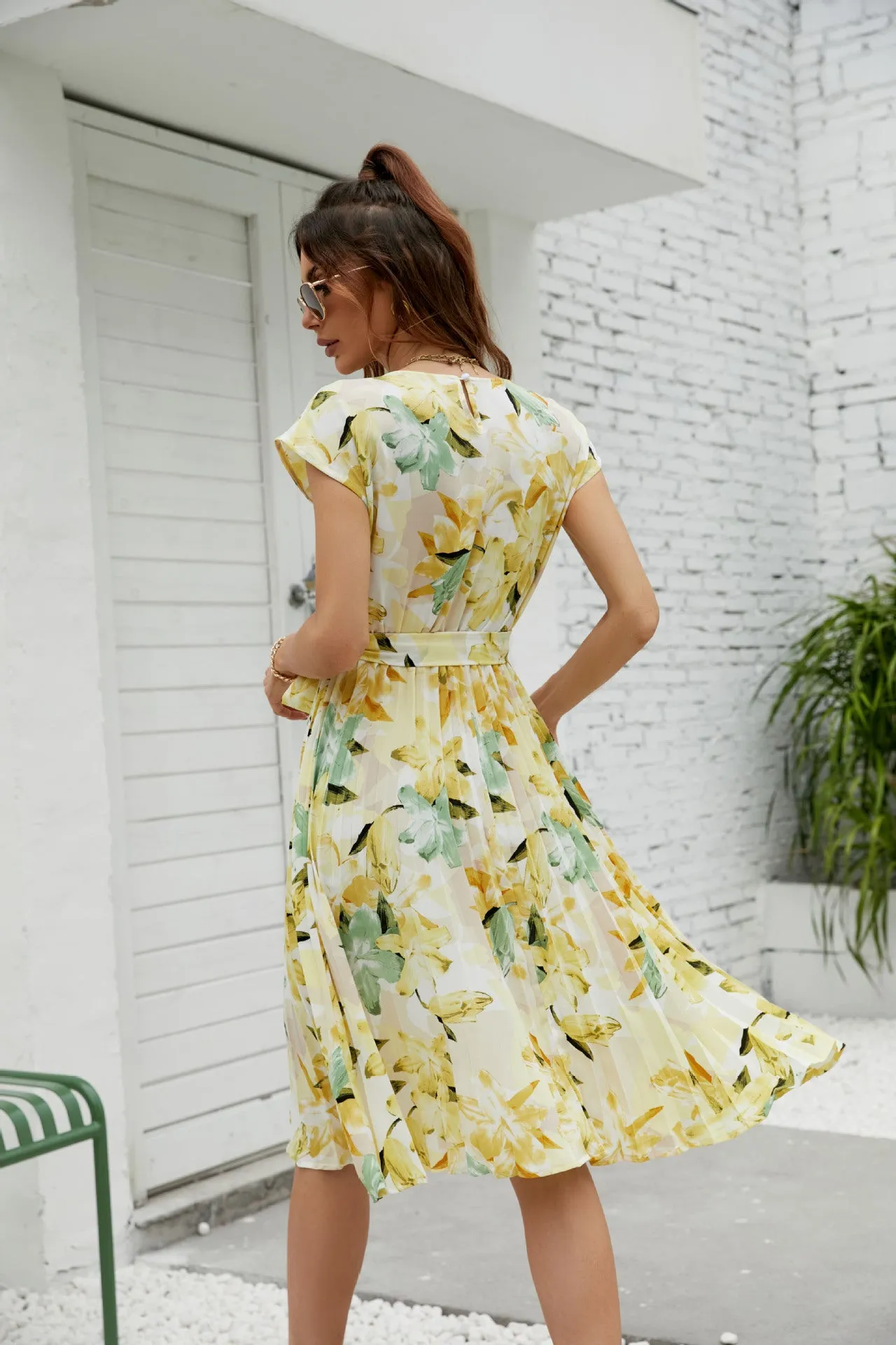 Short Sleeve Round Neck Pleated Flowy Dress Wholesale Dresses