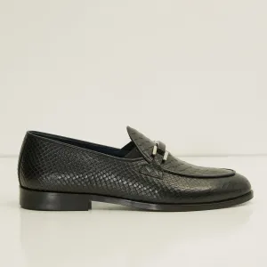 The Croc Classic Leather Loafer - Black